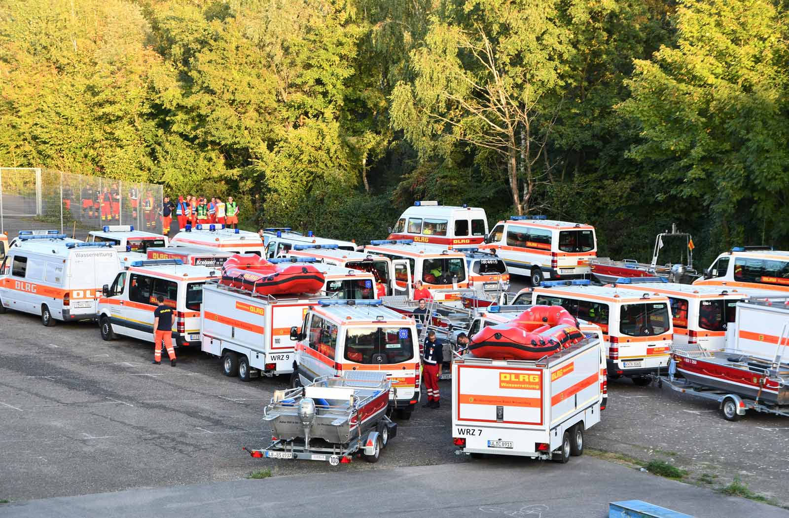 Einsatzfahrzeuge der DLRG 